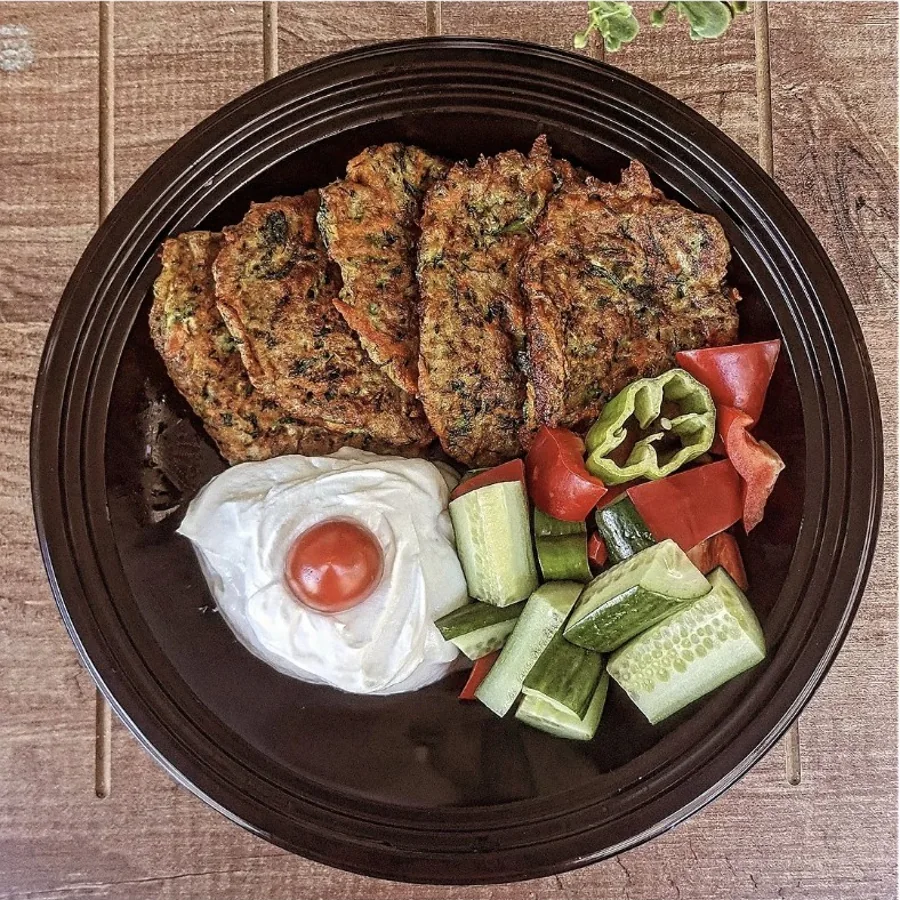 Zen Sandviç'te hazırlanmış mücver tabağı